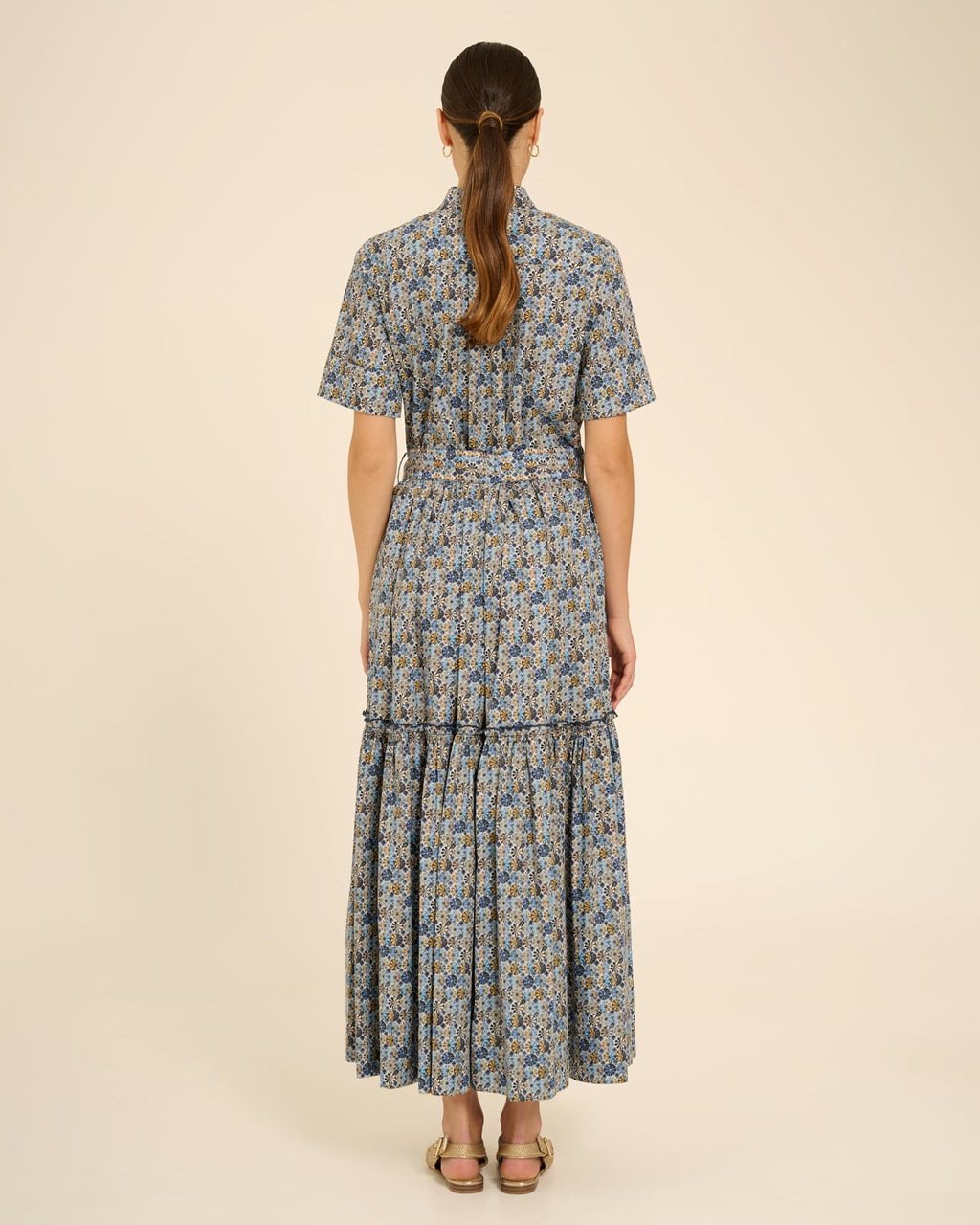 Manuela abito